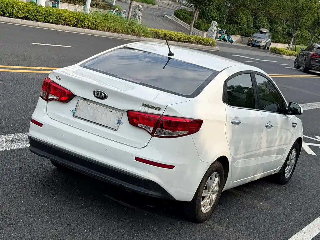 Kia K2 — миниатюра 6