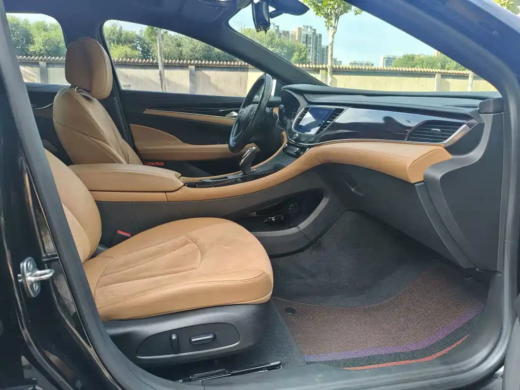 Buick LaCrosse — миниатюра 6