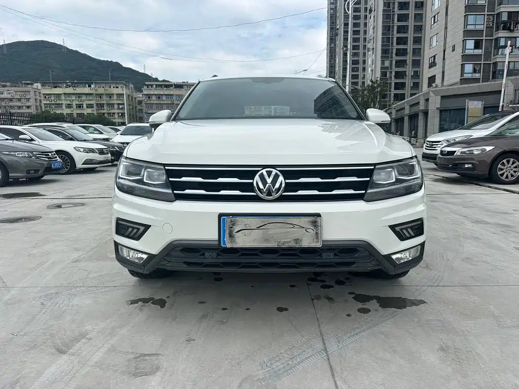 Volkswagen Tiguan L — миниатюра 2