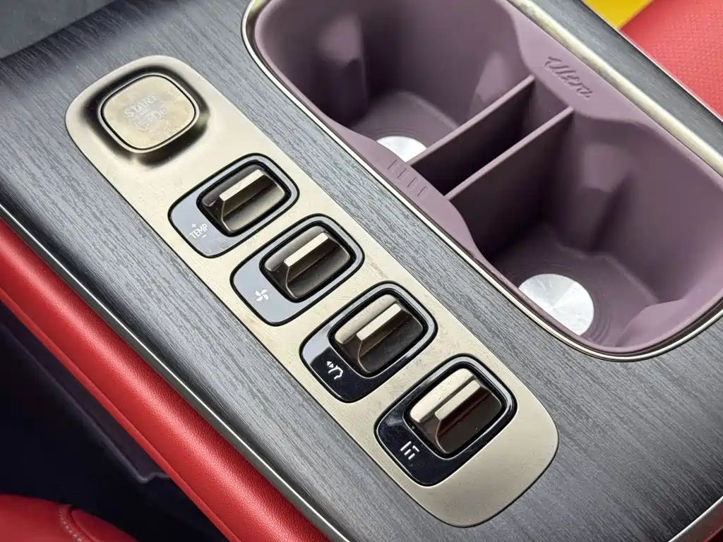 Xiaomi SU7 — миниатюра 18