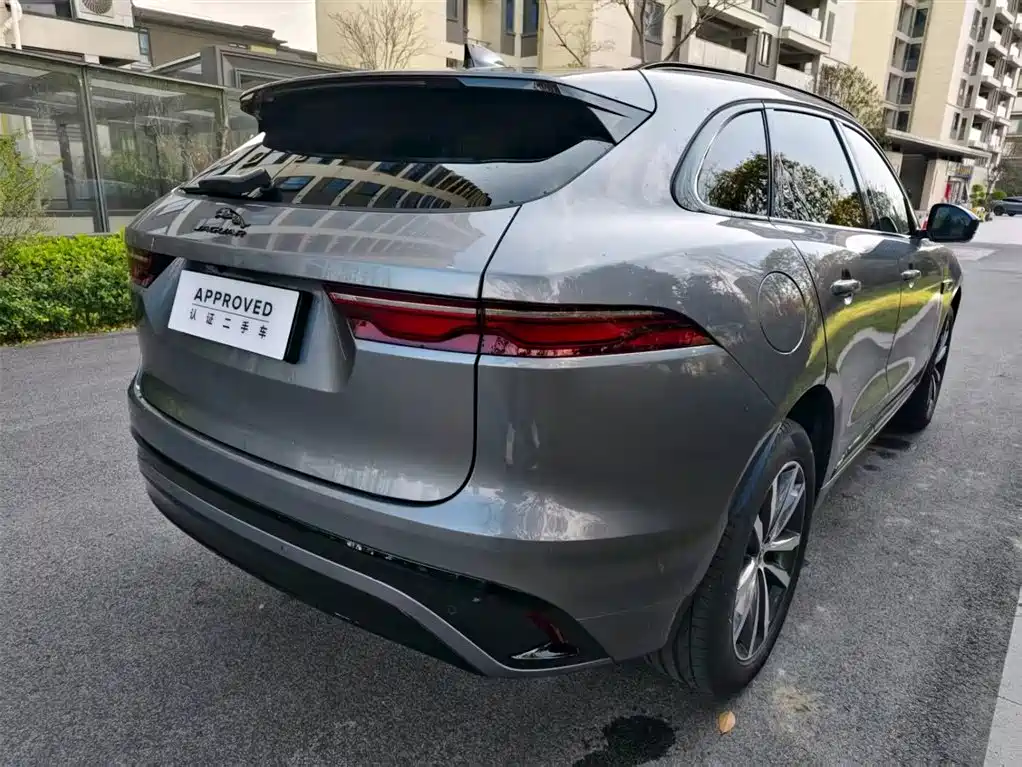 Jaguar F-Pace 2025 P250 R-Dynamic SE