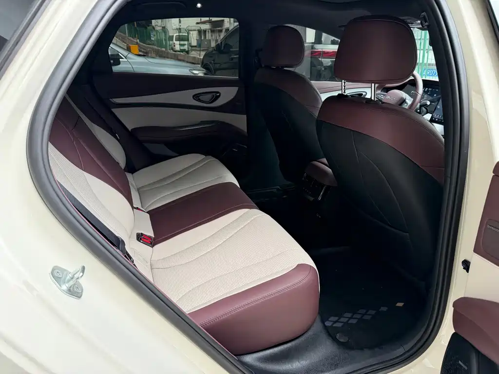 BYD Seal 07 DM-i — миниатюра 5