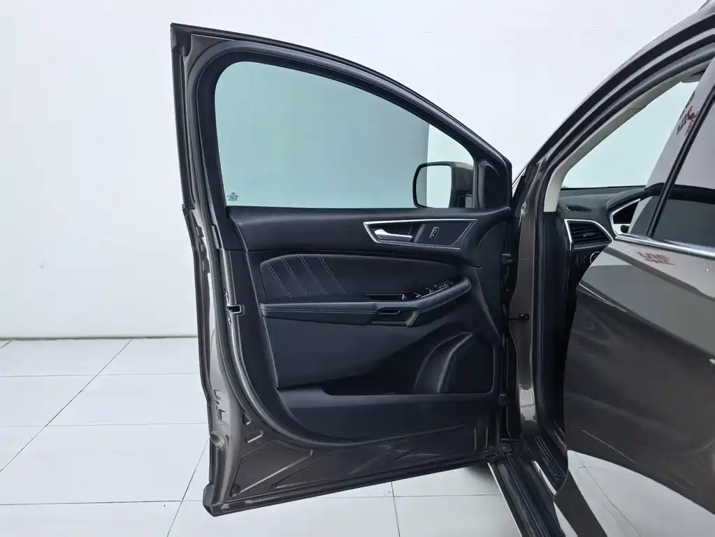 Ford Edge — миниатюра 23