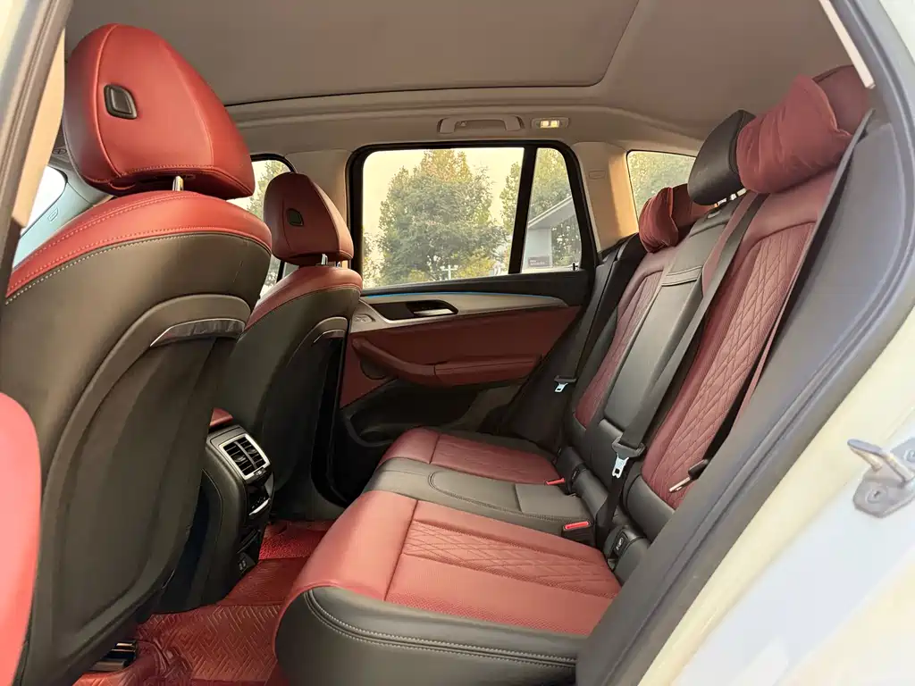 BMW iX3 — миниатюра 17