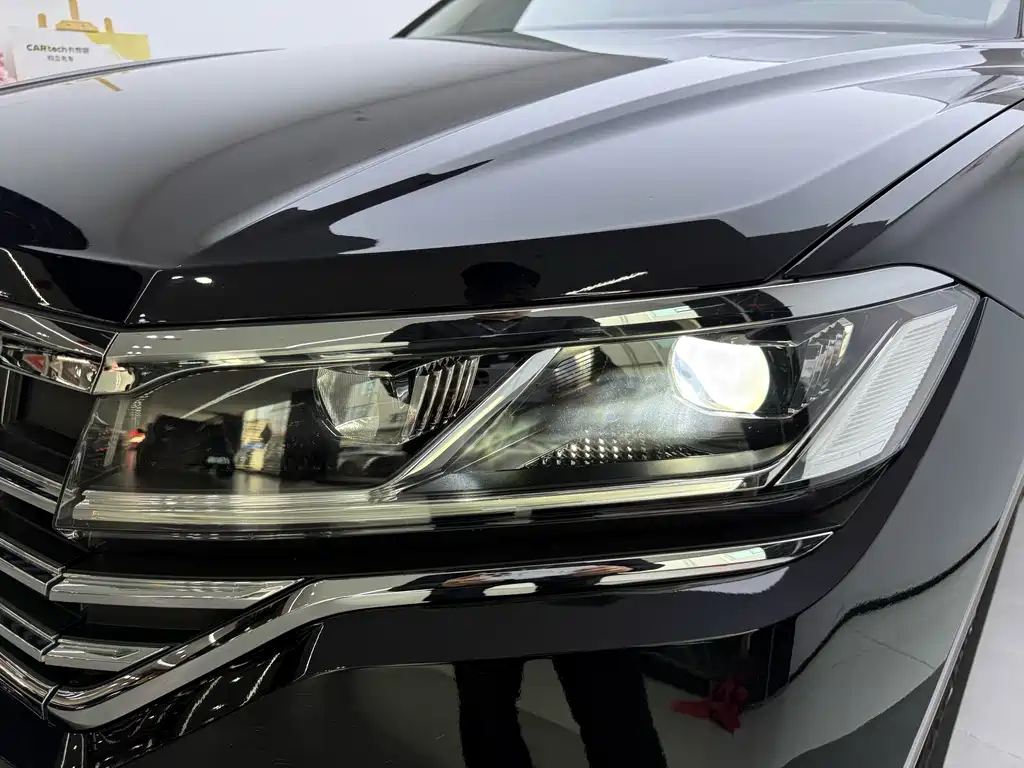 Volkswagen Touareg — миниатюра 5