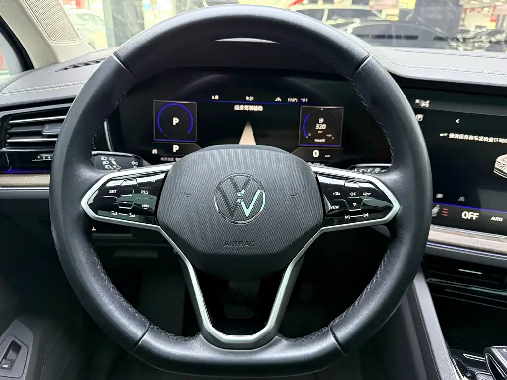 Volkswagen Touareg — миниатюра 15