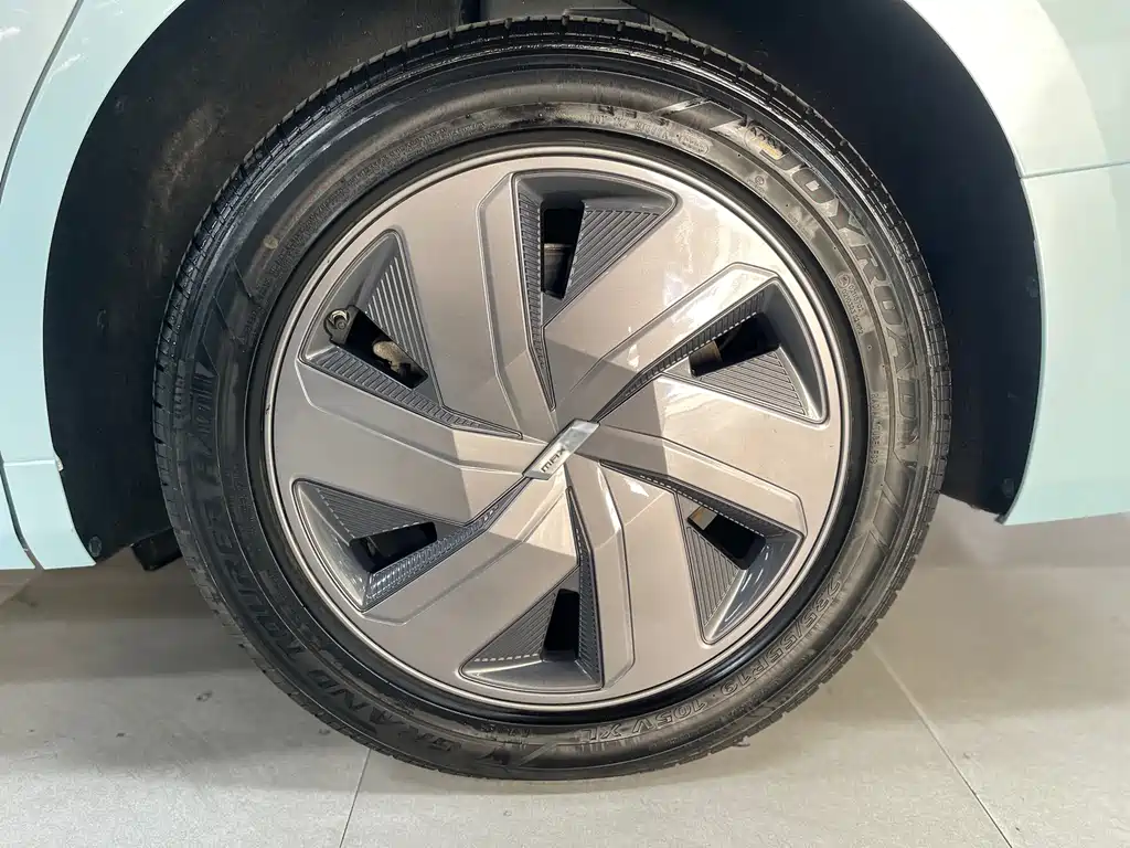 SAIC MAXUS EVERYONE 9