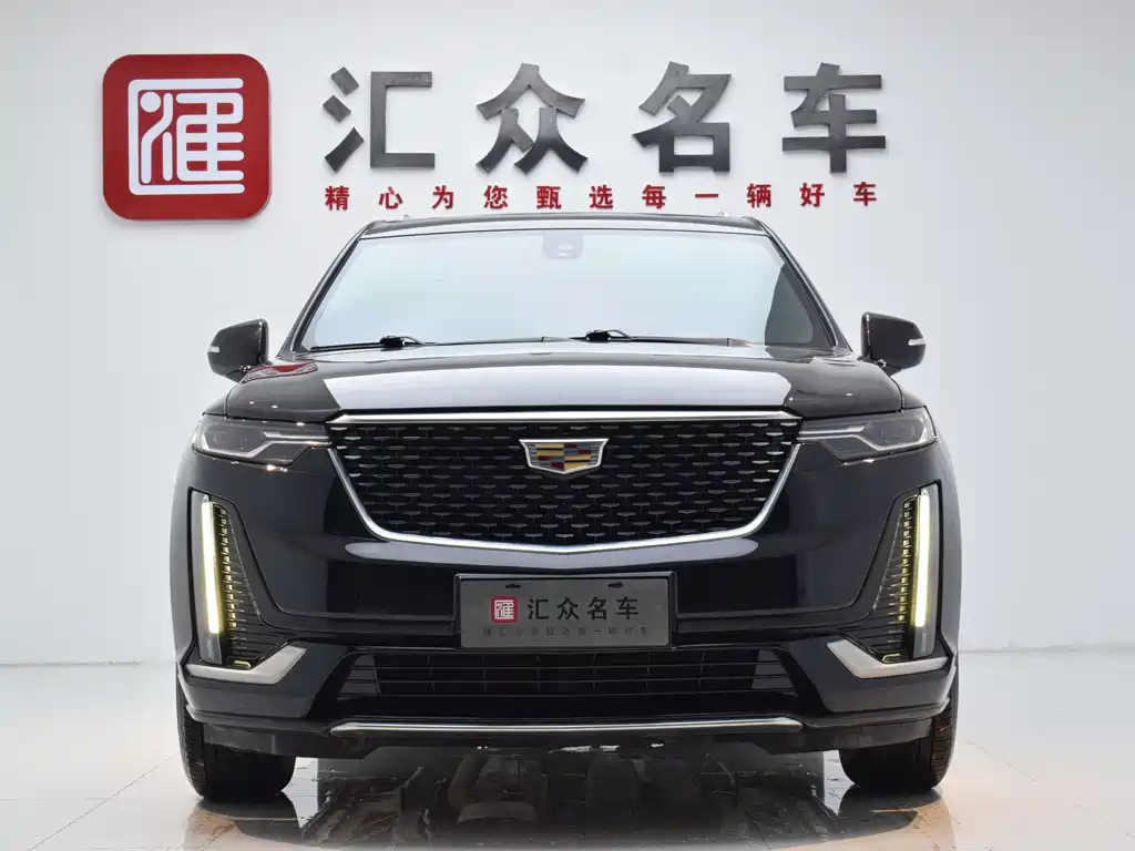 CADILLAC XT6