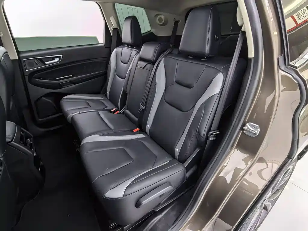 Ford Edge — миниатюра 16