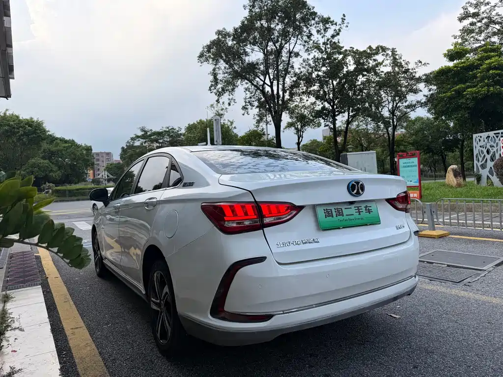 BAIC EU5 — миниатюра 7