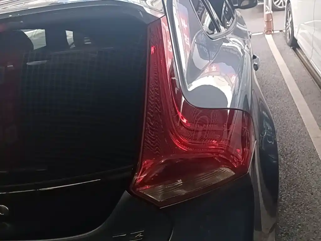 Volvo V40 — миниатюра 8