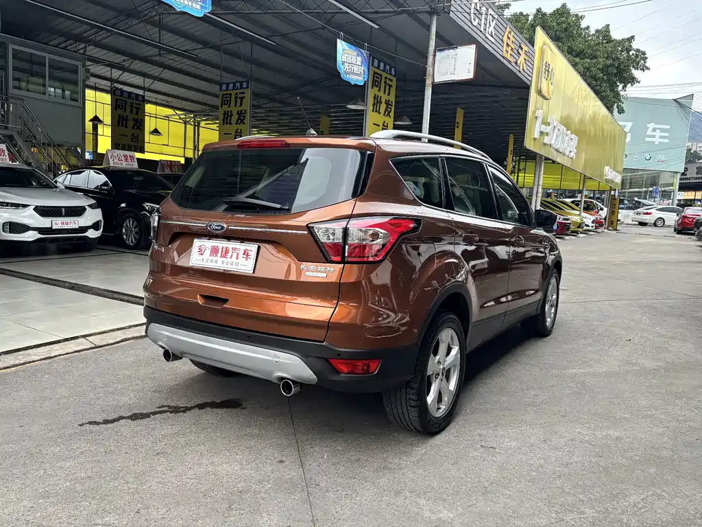 Ford Kuga — миниатюра 10