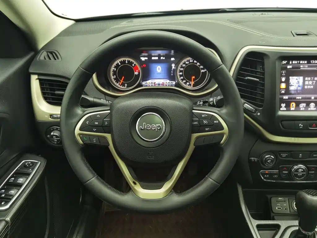 Jeep Cherokee — миниатюра 11