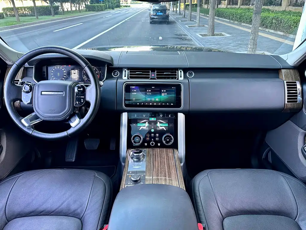Land Rover Range Rover — миниатюра 7