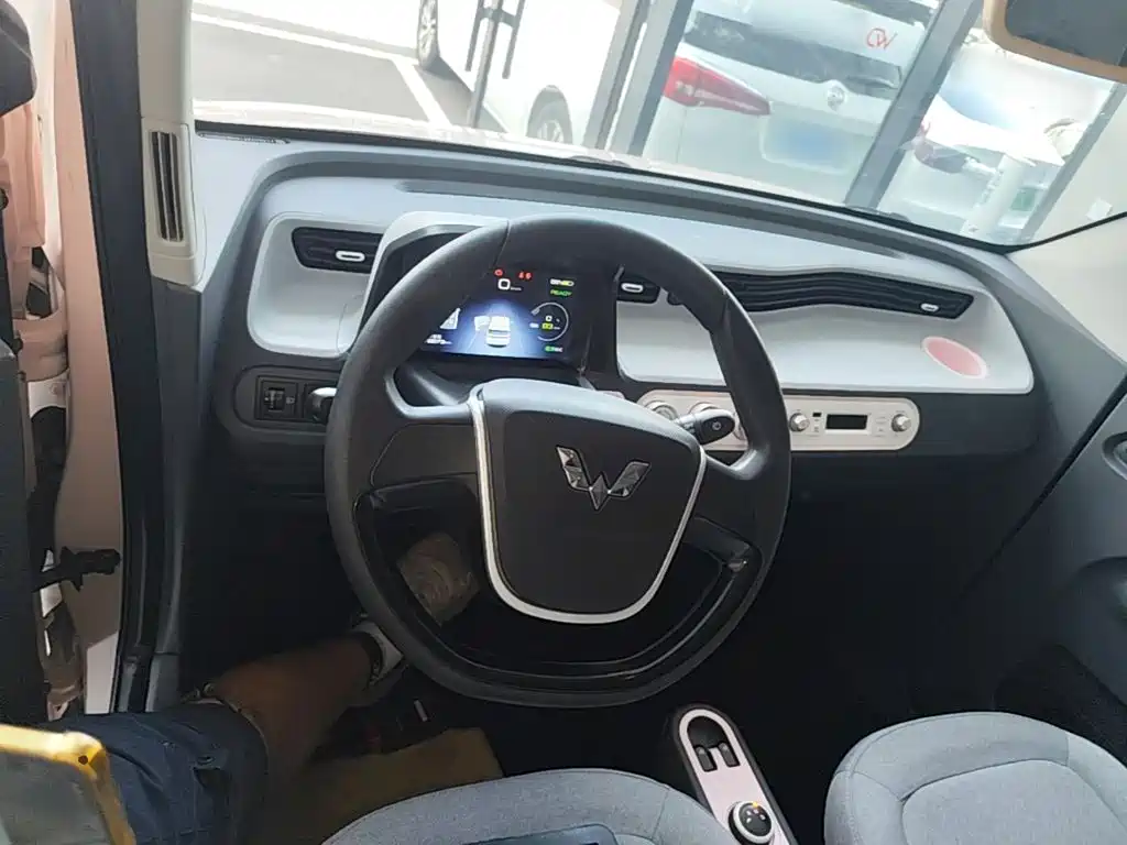 Wuling MINIEV — миниатюра 10