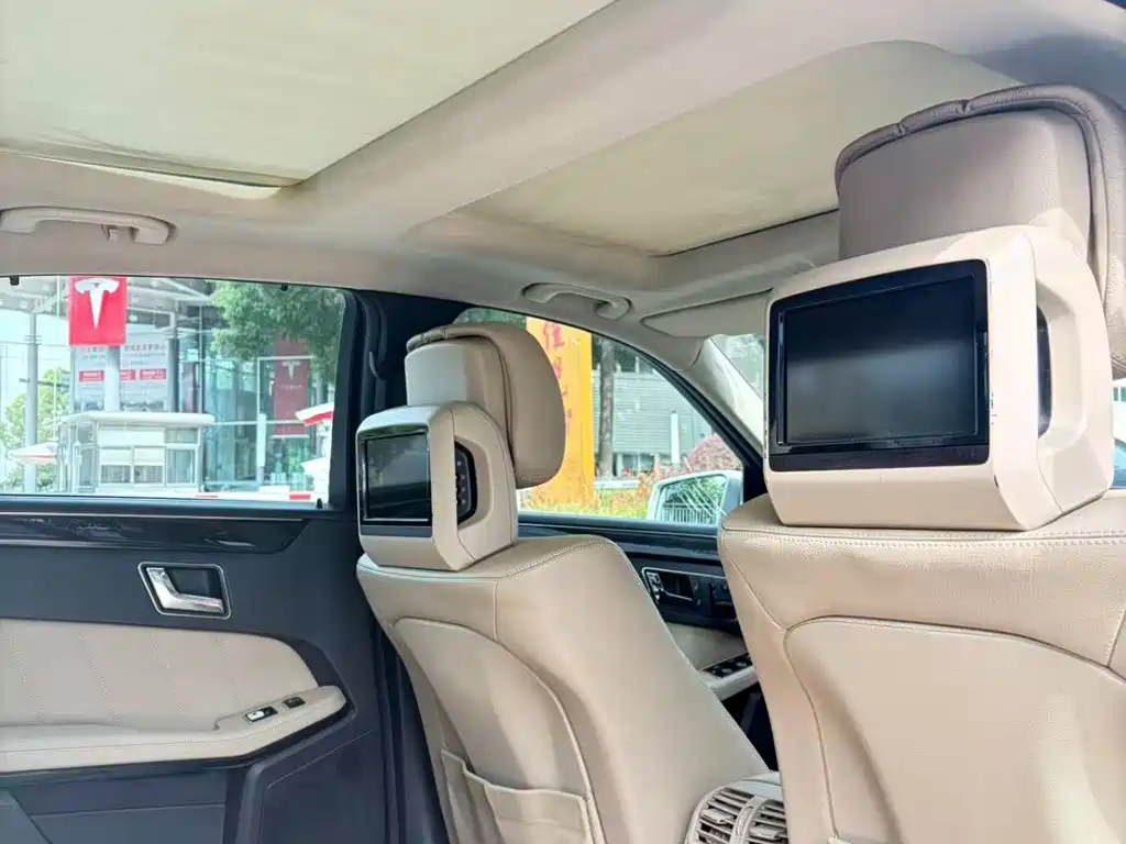 Mercedes-Benz E-Class (Import) — миниатюра 13