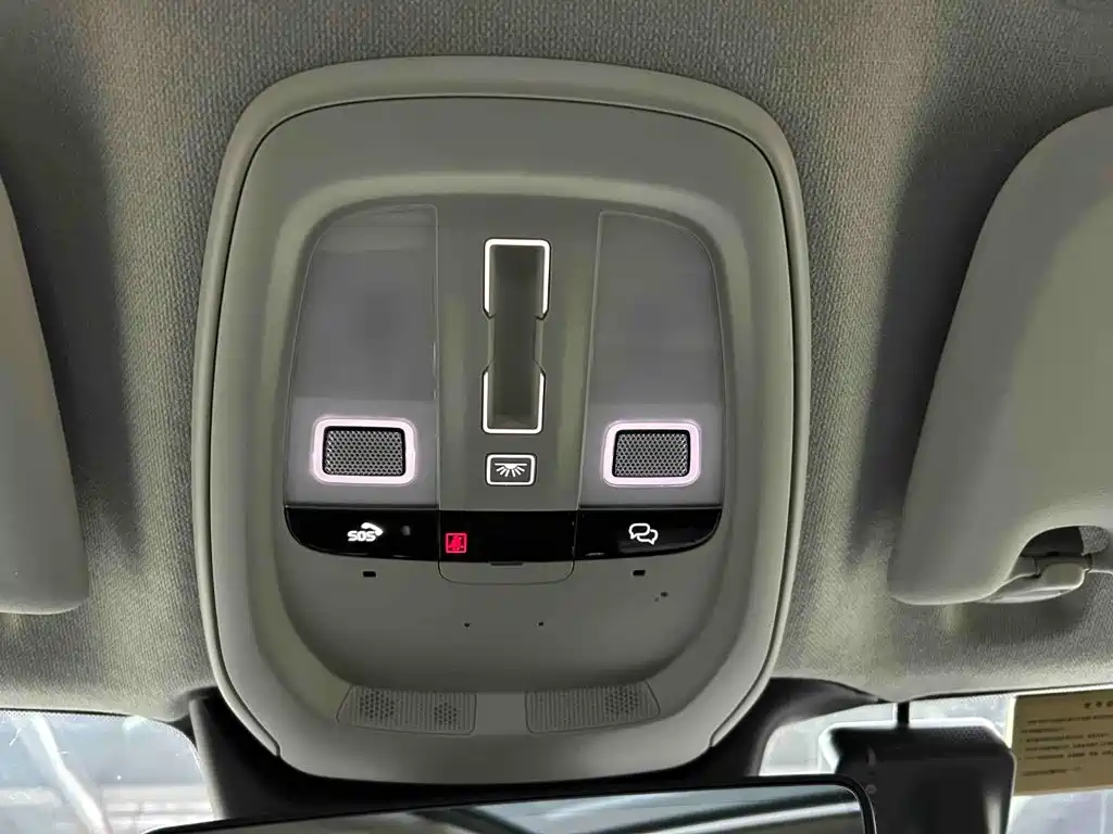 Volvo XC40 — миниатюра 8