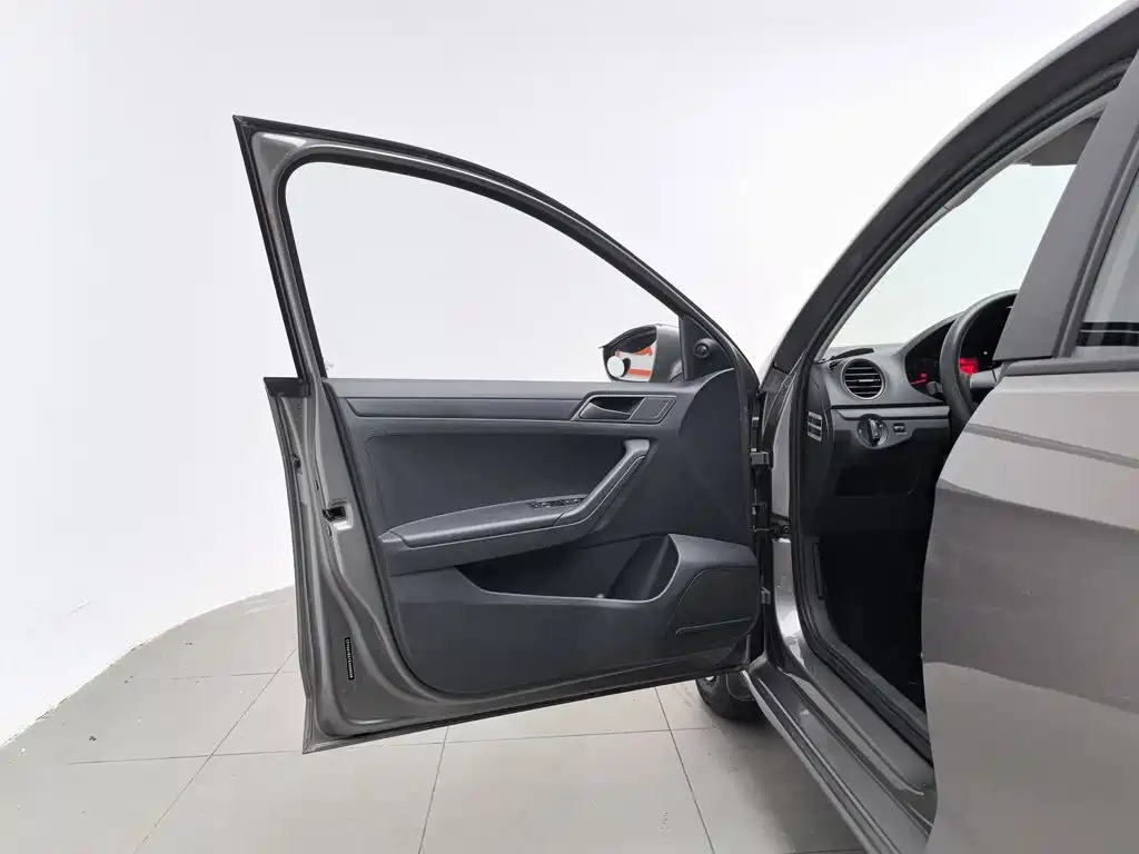 Volkswagen Jetta 2013 1.4L MT Fashion