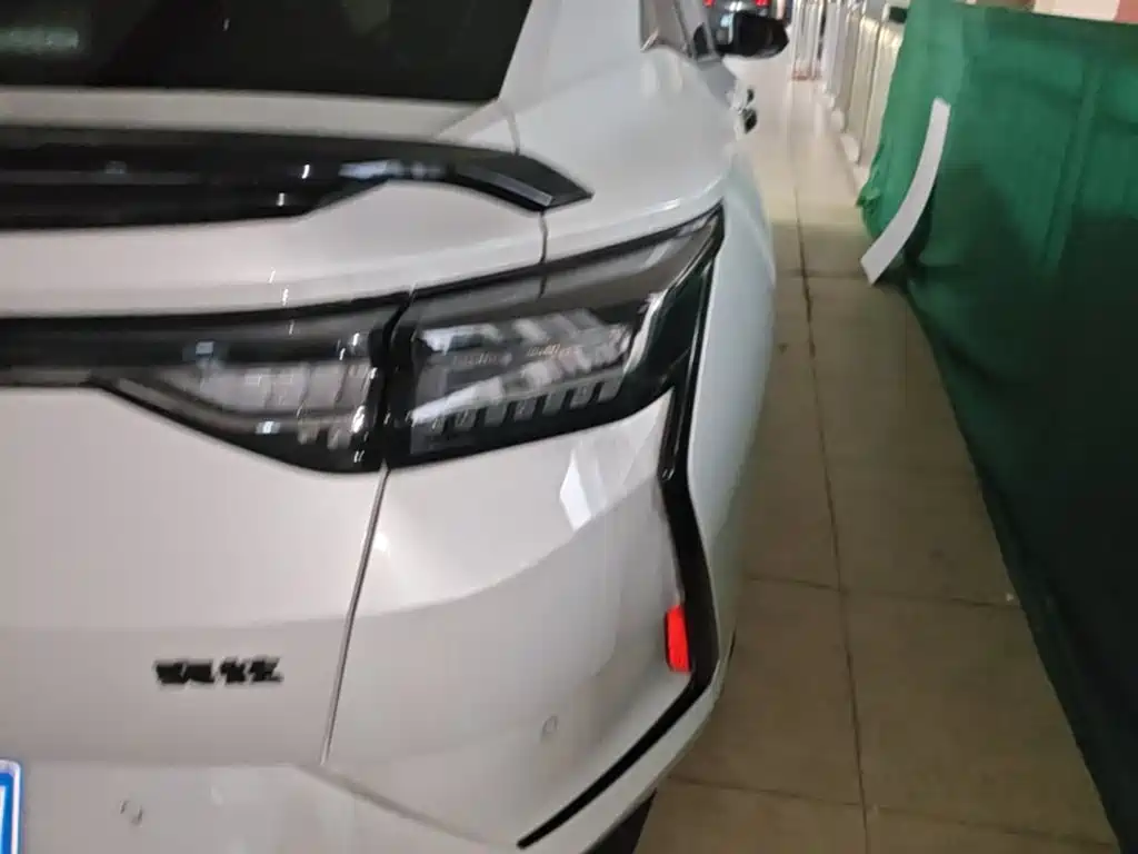 Aeolus Yixuan — миниатюра 8