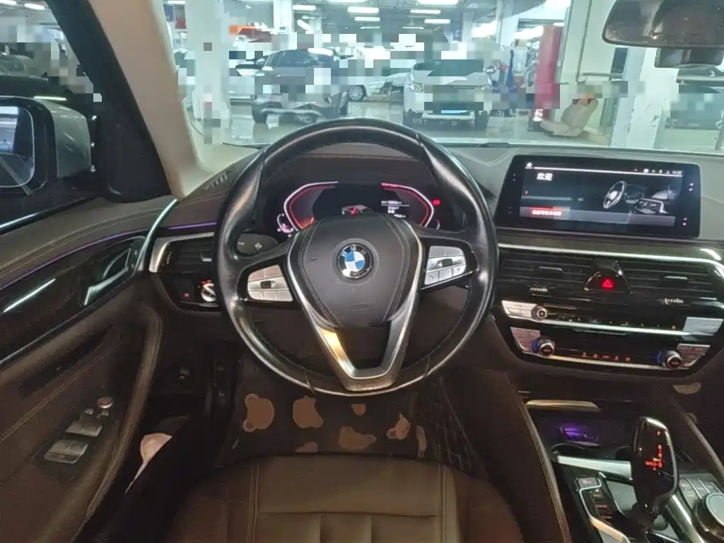 BMW 5 Series — миниатюра 11