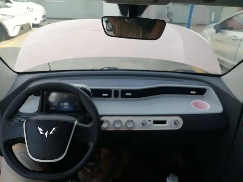 Wuling MINIEV — миниатюра 10