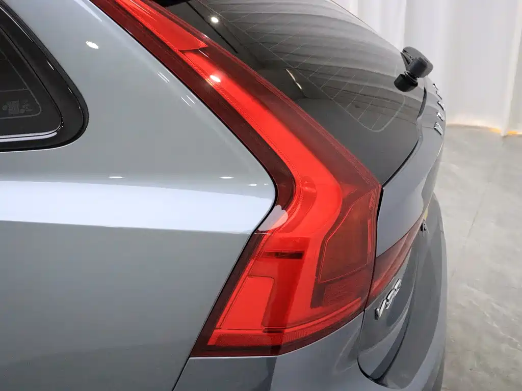 Volvo V90 2017 Cross Country T5 AWD