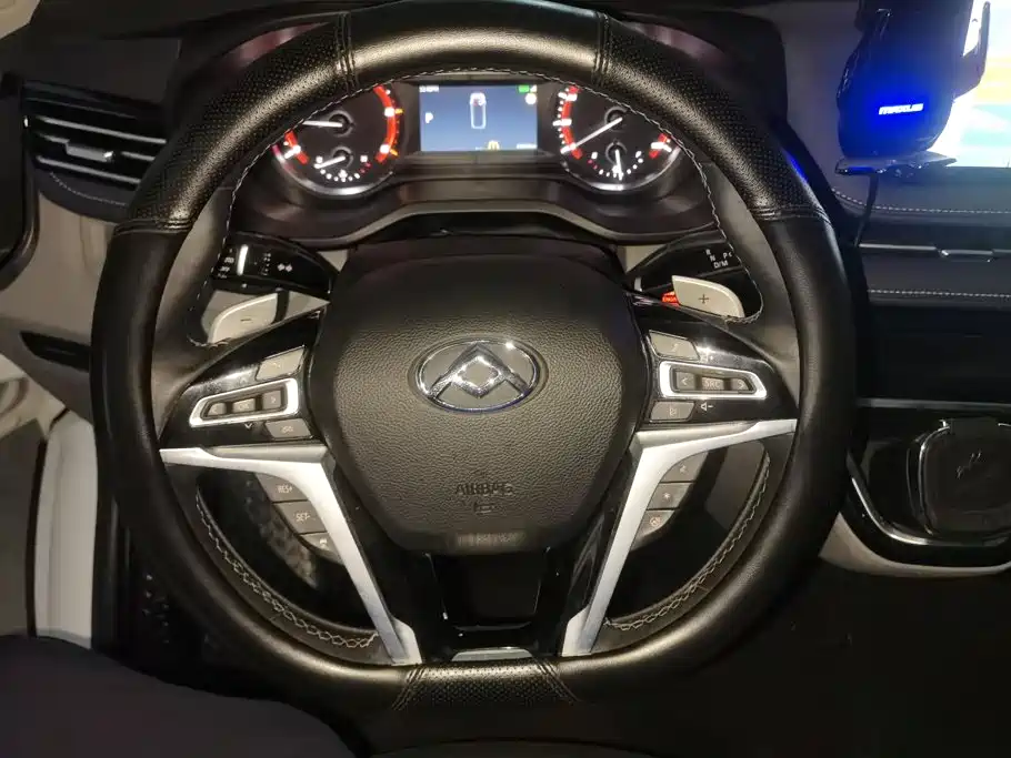 Maxus V70 — миниатюра 15