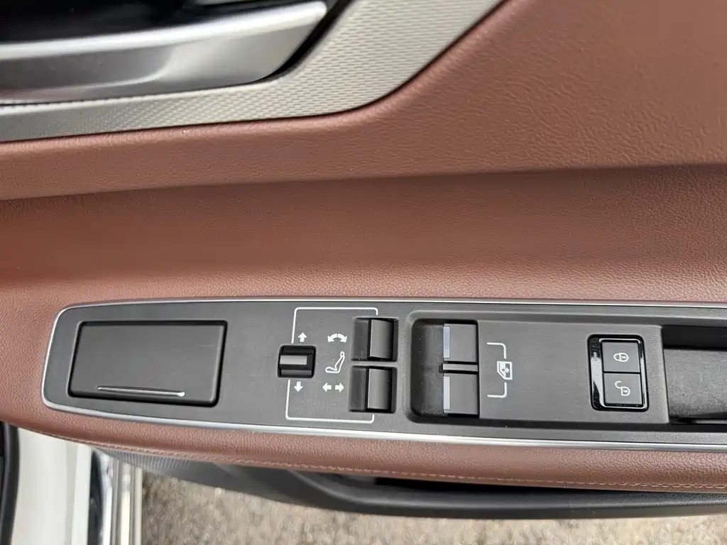 Jaguar XFL XFL 2.0T 250PS Luxury Edition, фото 17
