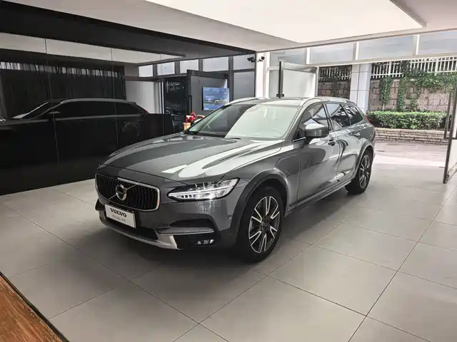 Volvo V90