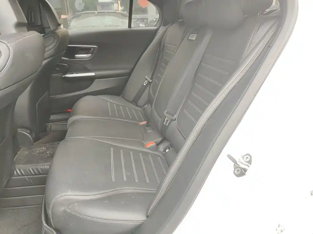 Mercedes-Benz C-Class — миниатюра 17