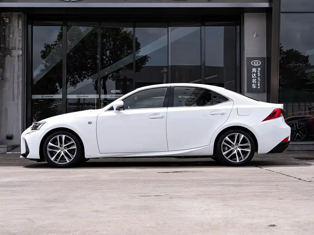 Lexus IS 2017 300 F SPORT
