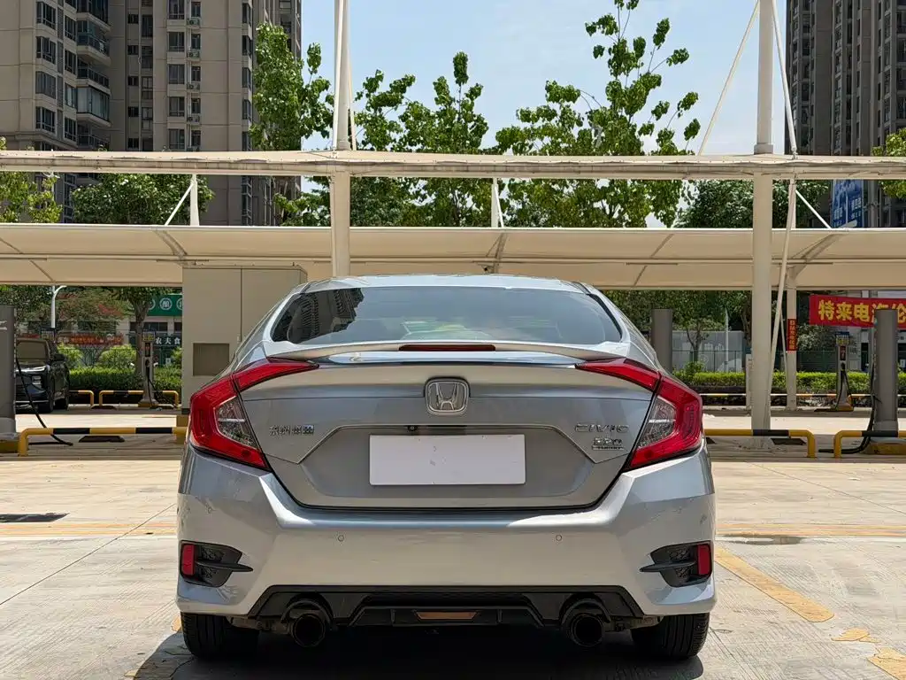 Honda Civic 2016 220TURBO CVT Luxury