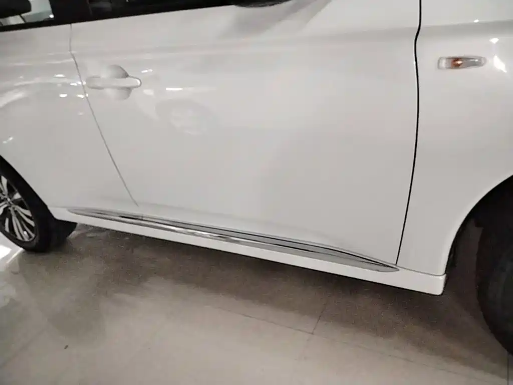 Mitsubishi Outlander — миниатюра 21