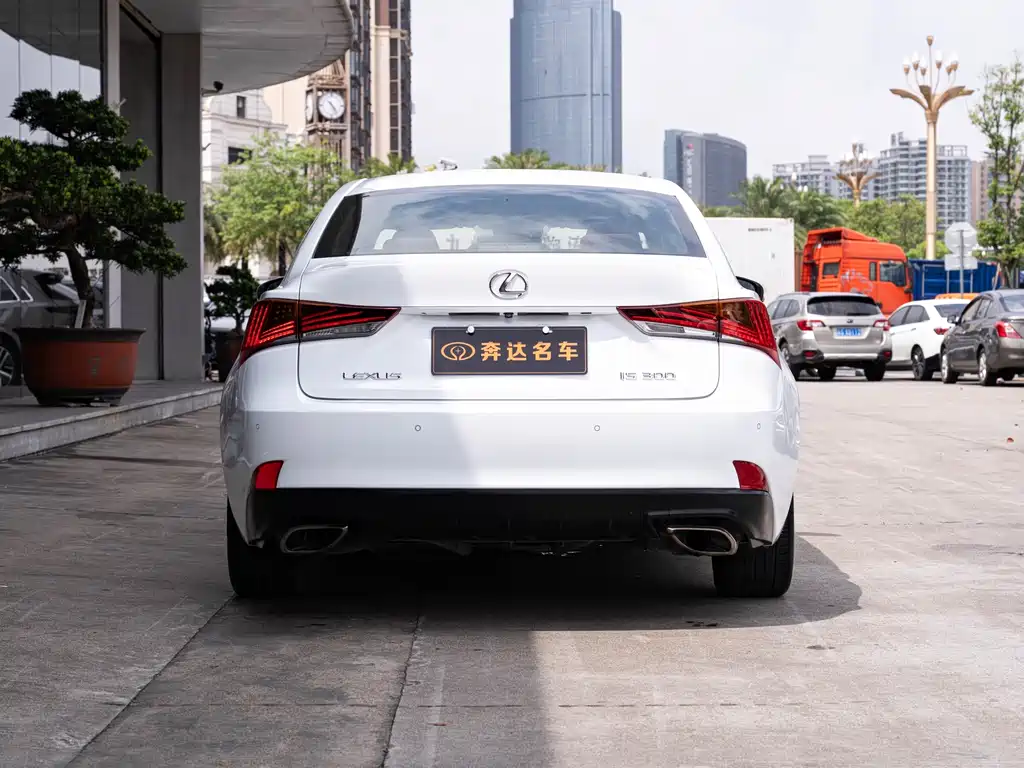 Lexus IS 2017 300 F SPORT