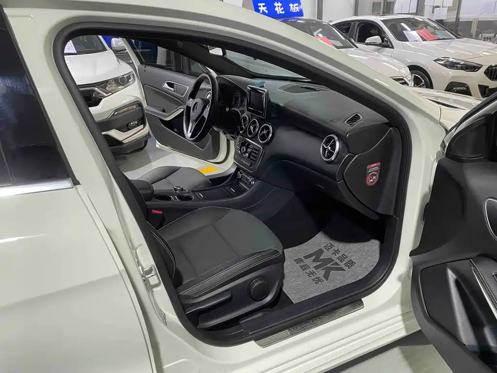 Mercedes-Benz A-Class (Import) — миниатюра 7