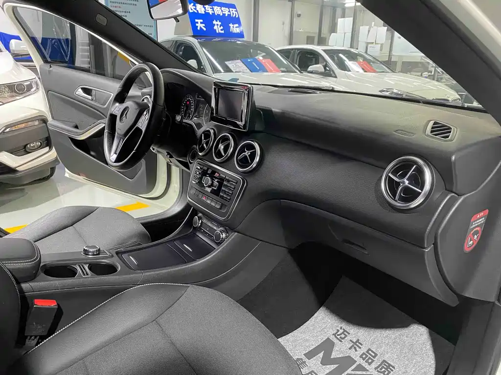 Mercedes-Benz A-Class (Import) — миниатюра 8