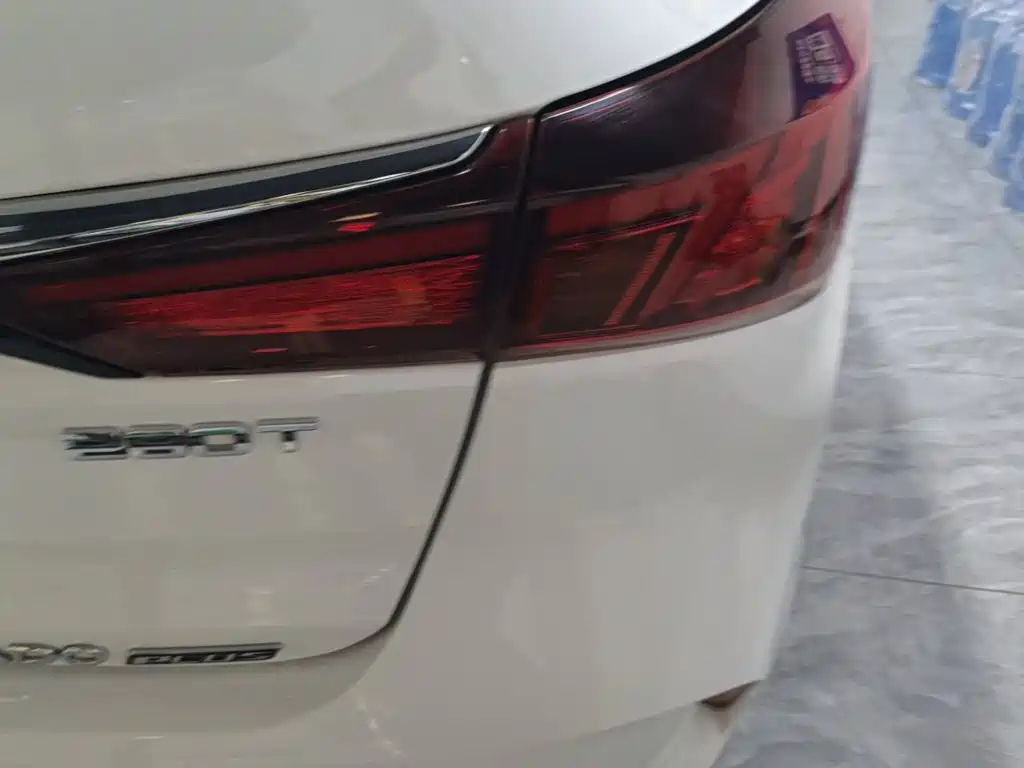 Changan Eado — миниатюра 8