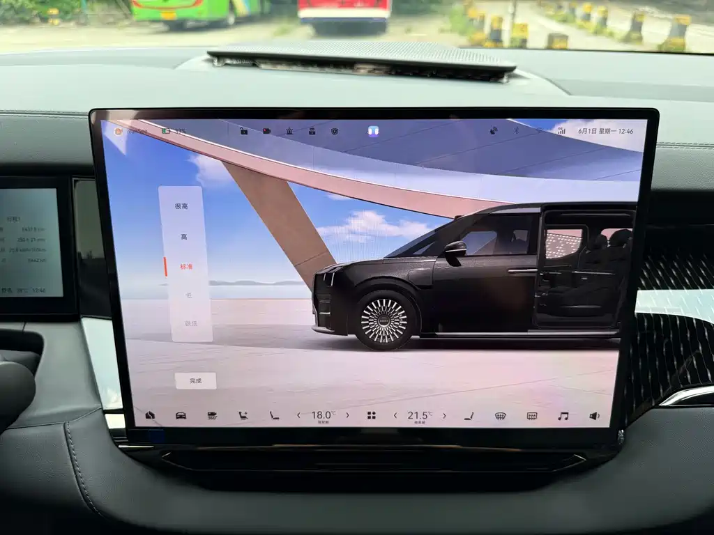 Zeekr 009 2024 мест Executive 108kWh