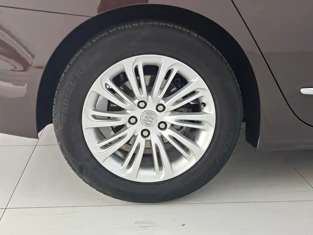 Buick LaCrosse — миниатюра 15