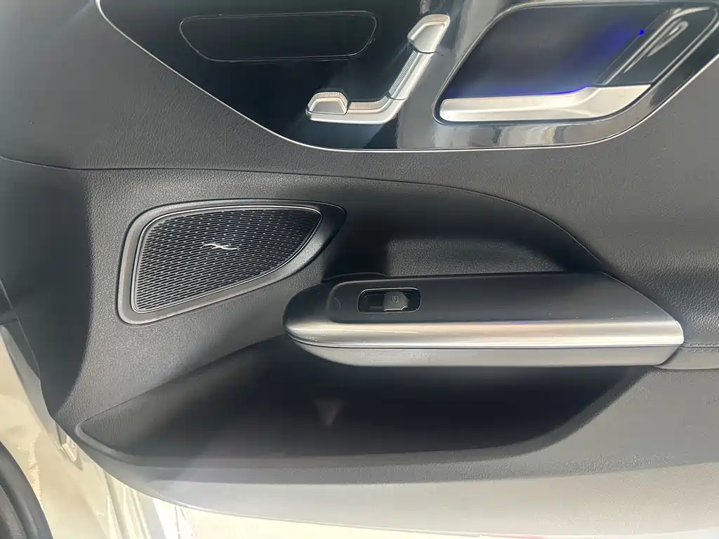 Mercedes-Benz C-Class New Energy — миниатюра 10