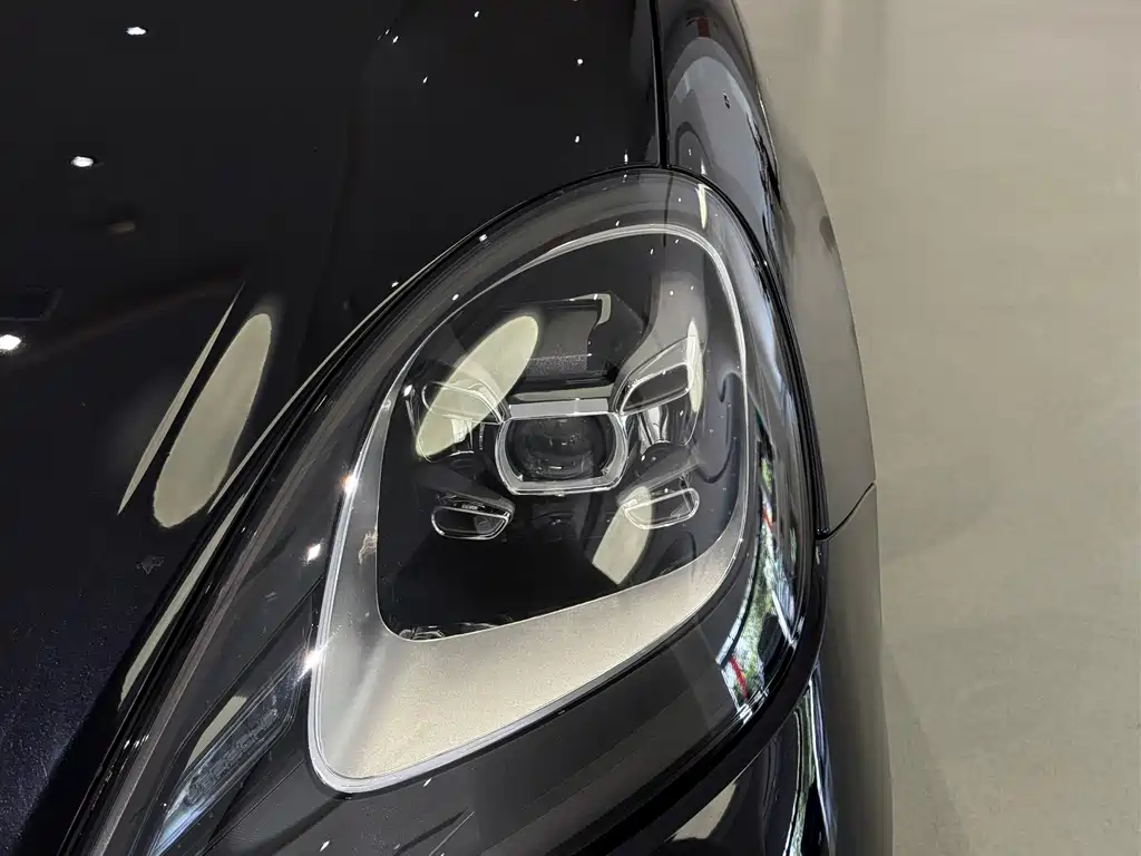 Porsche Cayenne — миниатюра 20