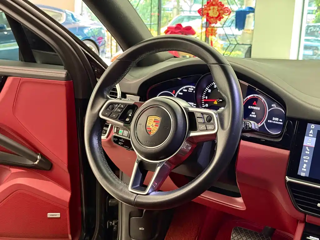 Porsche Cayenne — миниатюра 15