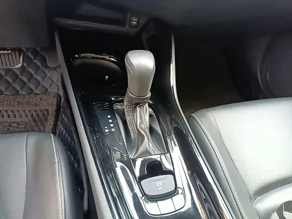 Toyota IZOA — миниатюра 14