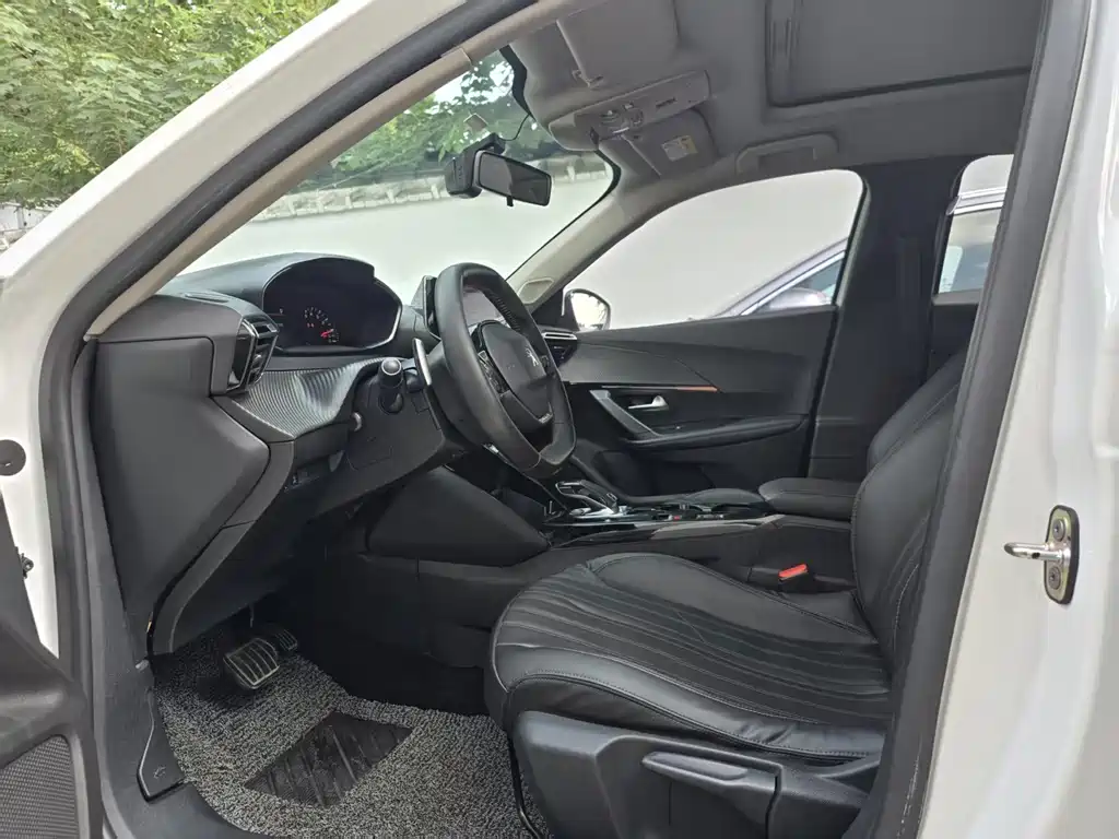 Peugeot 2008 — миниатюра 9