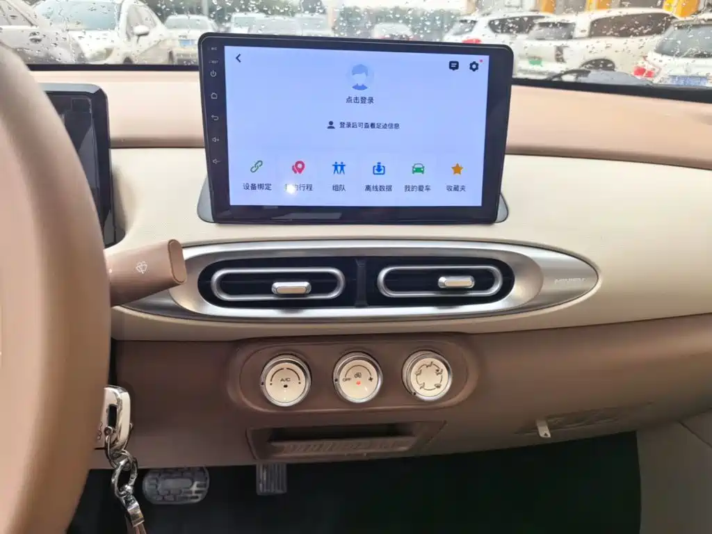 Wuling MINIEV — миниатюра 13
