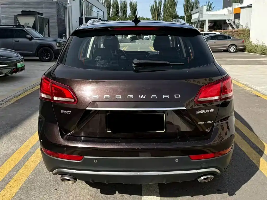 Borgward BX7 — миниатюра 5