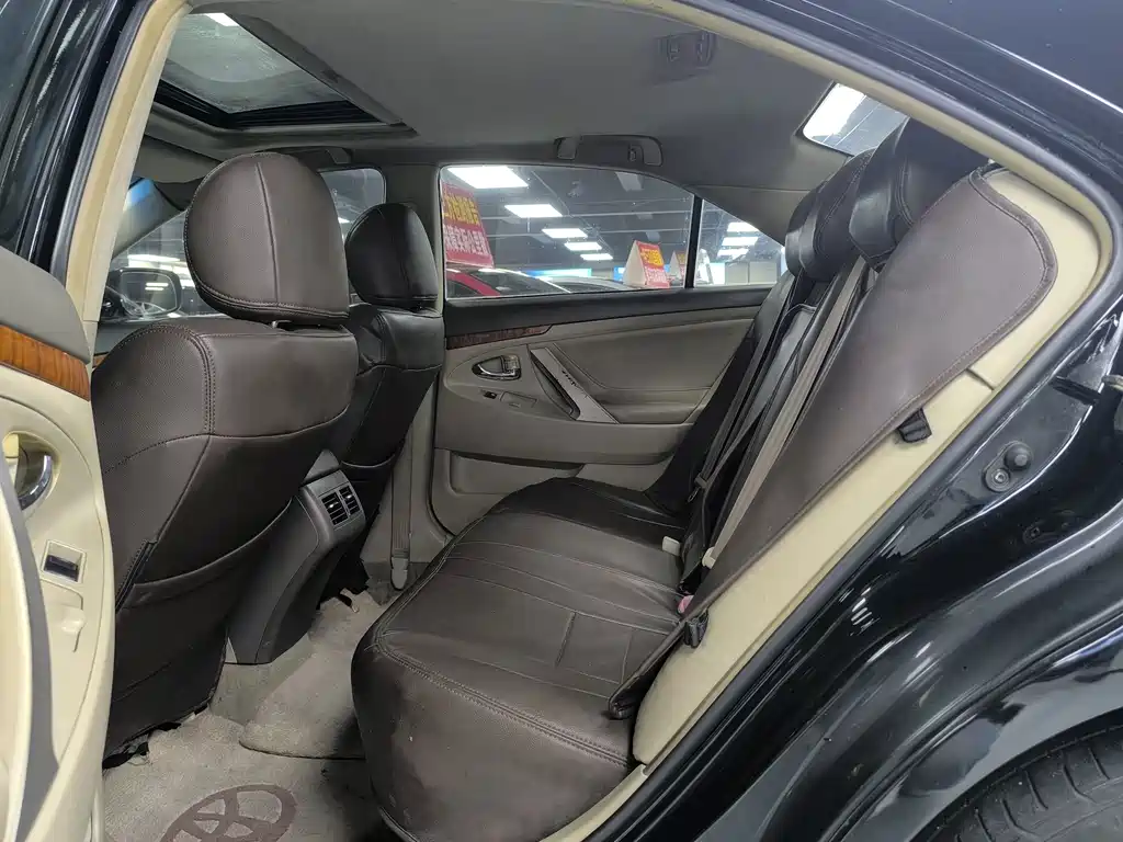 Toyota Camry — миниатюра 11