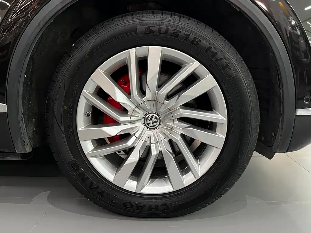 Volkswagen Touareg — миниатюра 13