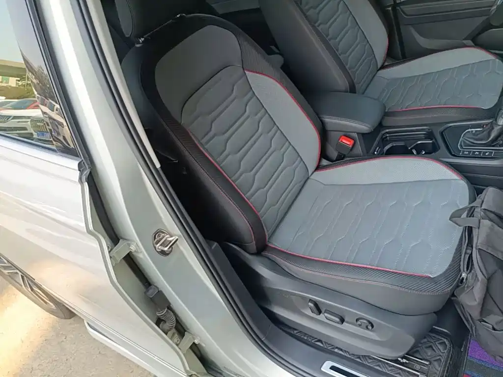 Volkswagen Tiguan L — миниатюра 25