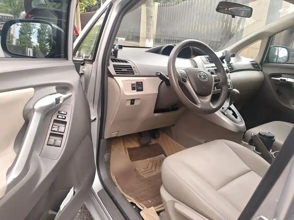 Toyota Verso — миниатюра 17